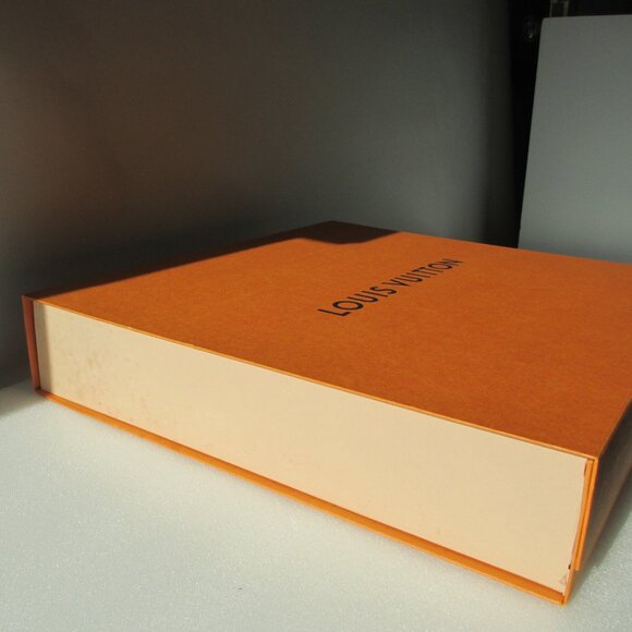 GENUINE LOUIS VUITTON BOX BAG+ BUNDLE - Picture 16 of 16